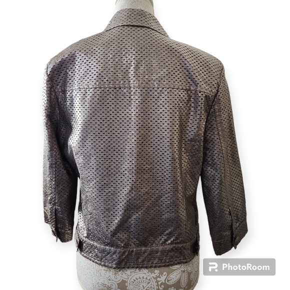 V Christina platinum metallic 3/4   Sleeve Button Down Jacket size Medium - Picture 7 of 9